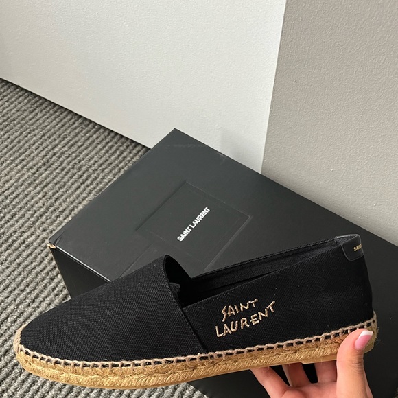 I have two pairs bought them for my boyfriend for Christmas! They don’t fit him! - Picture 1 of 4